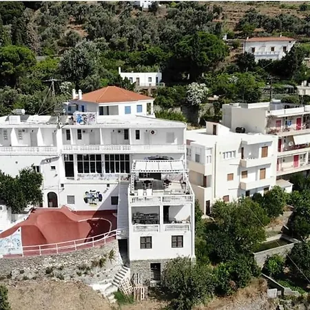 ホテル Bluenigma 4 Steniaí